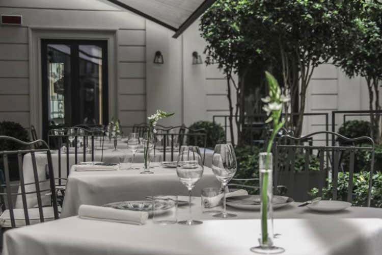 (A Milano il Seta riapre la sua corte Antonio Guida propone nuovi piatti)