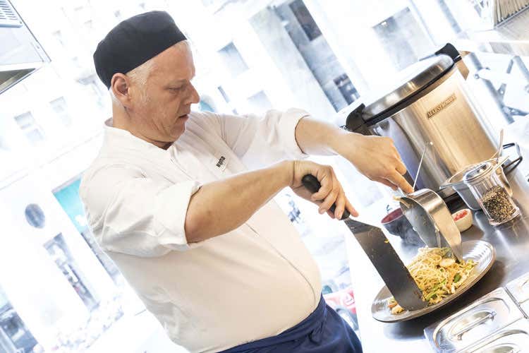 (Milano, Wagamama apre in zona Duomo 200 coperti, 50 piatti nel menu) (Milano, Wagamama apre in zona Duomo 200 coperti, 50 piatti nel menu)