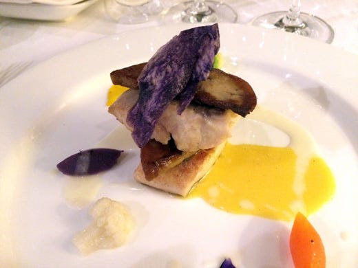 Mille foglie di trota e foie gras, patate viola e salsa di mango e vaniglia - Sandro Serva, La Trota