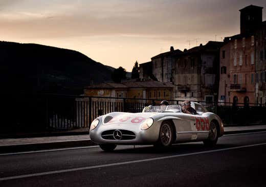 http://www.mercedes-benz.it/content/italy/mpc/mpc_italy_website/it/home_mpc/passengercars.html