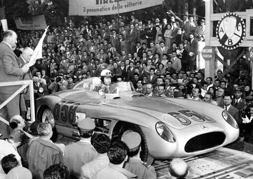 http://www.mercedes-benz.it/content/italy/mpc/mpc_italy_website/it/home_mpc/passengercars.html