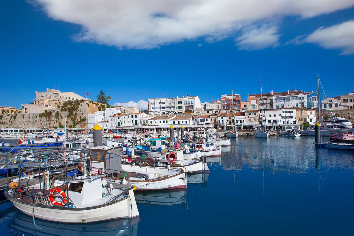 Porto di Ciutadella. Foto: Fundació Foment del Turisme de Menorca L’isola di Minorca Regione europea della gastronomia Porto di Ciutadella. Foto: Fundació Foment del Turisme de Menorca L’isola di Minorca Regione europea della gastronomia
