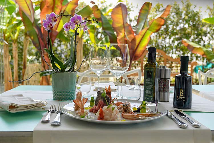 I grandi classici non mancano mai nella cucina di Caldino - Pesce fresco e turisti dal mondo Caldino riprende a Forte dei Marmi