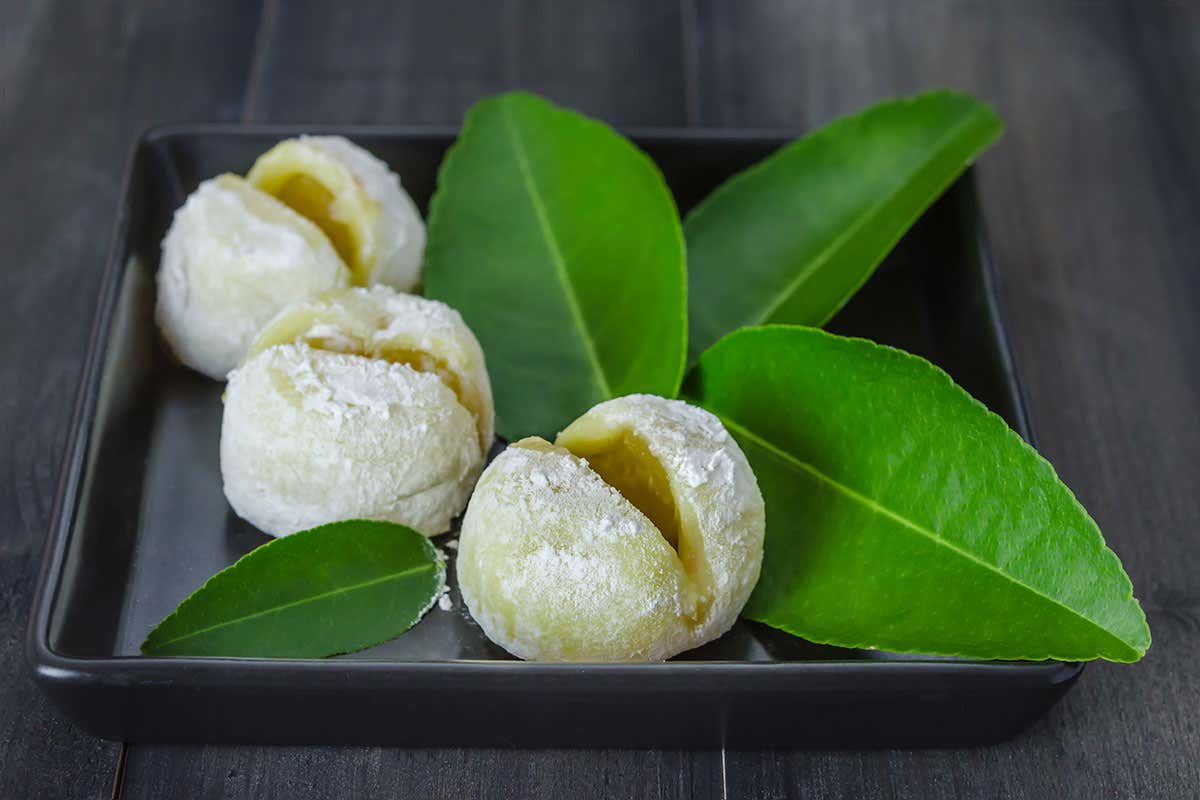 Daifuku mochi Mochi, dolci tipici giapponesi simbolo di festa Daifuku mochi Mochi, dolci tipici giapponesi simbolo di festa