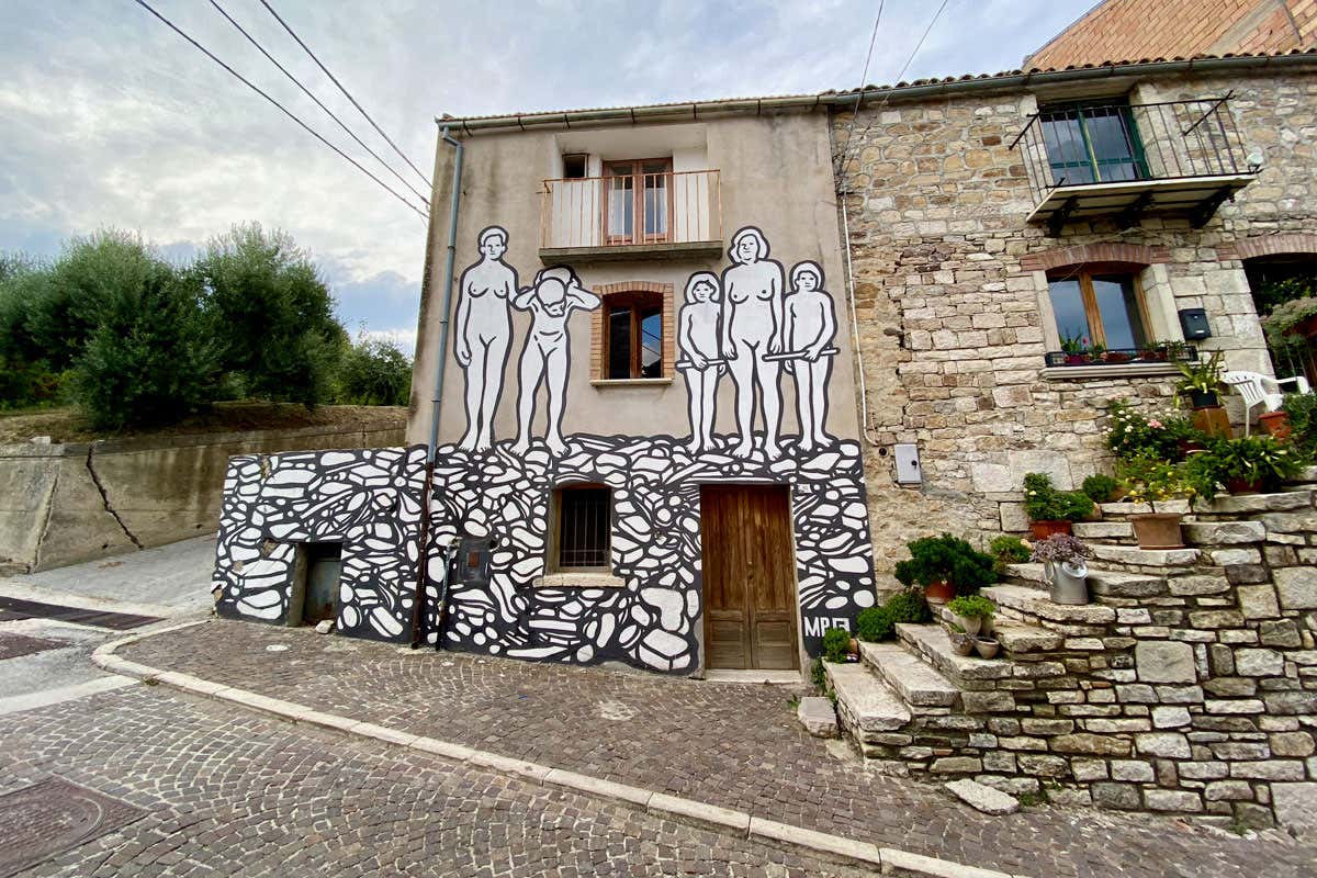 Spiagge dorate, borghi pittoreschi e tradizioni: l'estate magica del Molise