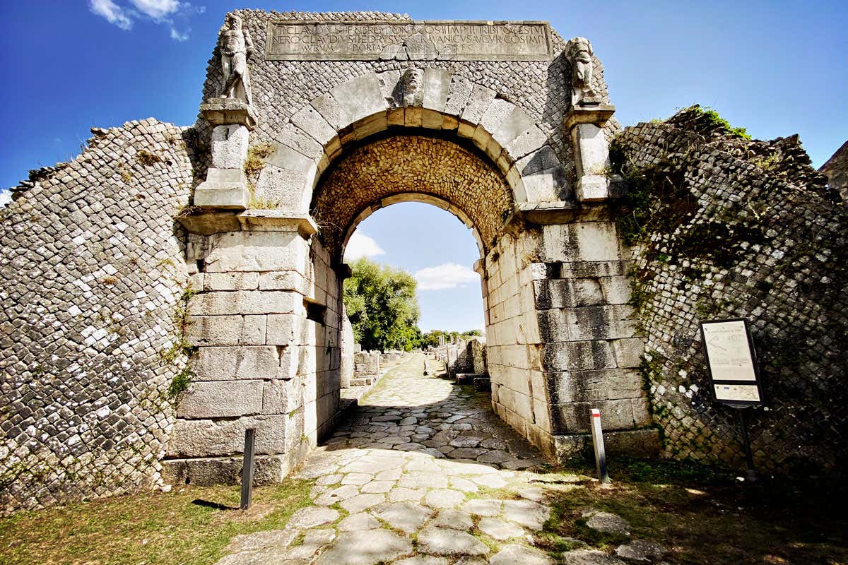 Spiagge dorate, borghi pittoreschi e tradizioni: l'estate magica del Molise