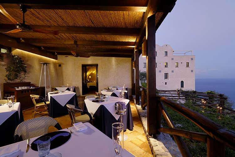 (Monastero Santa Rosa, la nuova stagione Stella Michelin e successi internazionali)