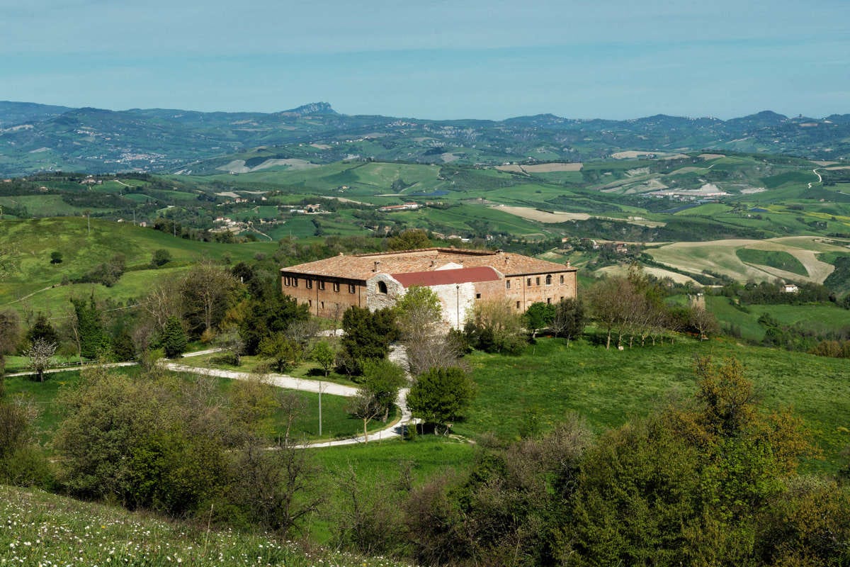 Il Monastero di Montebello Locanda Girolomoni riapre il 19 marzo in occasione della festa del papà