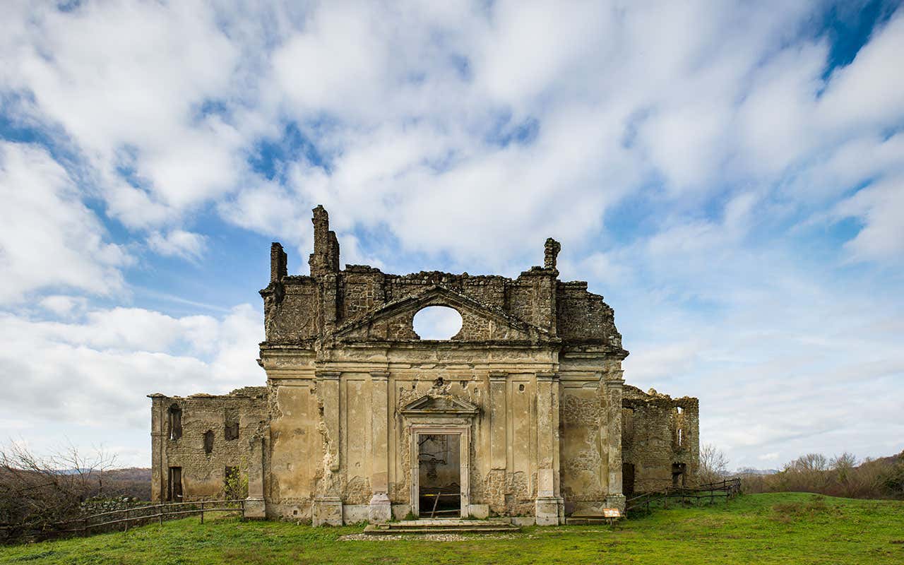 Monterano A caccia di borghi fantasma nei dintorni di Roma Monterano A caccia di borghi fantasma nei dintorni di Roma
