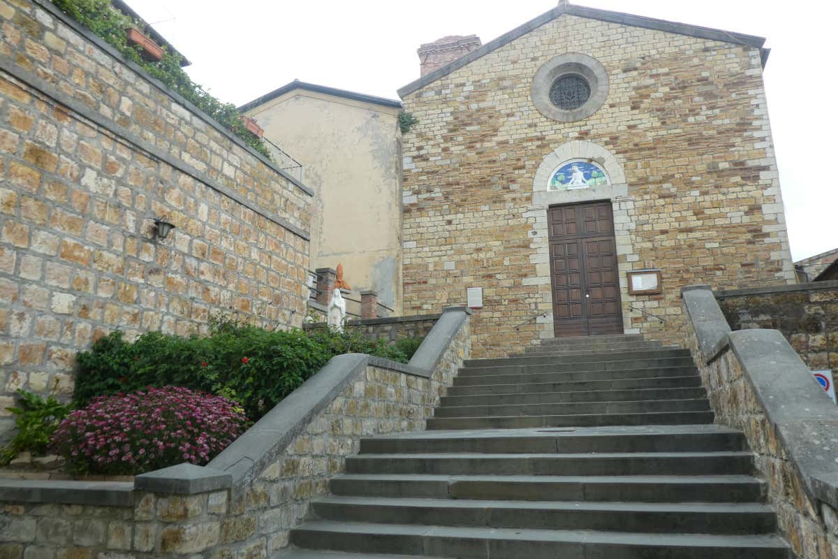 Bandiera Arancione a cinque piccoli borghi dell'entroterra italiano