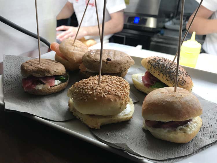 (Monza, Speedy Pub compie 30 anni e apre una paninoteca gemella) (Monza, Speedy Pub compie 30 anni e apre una paninoteca gemella)