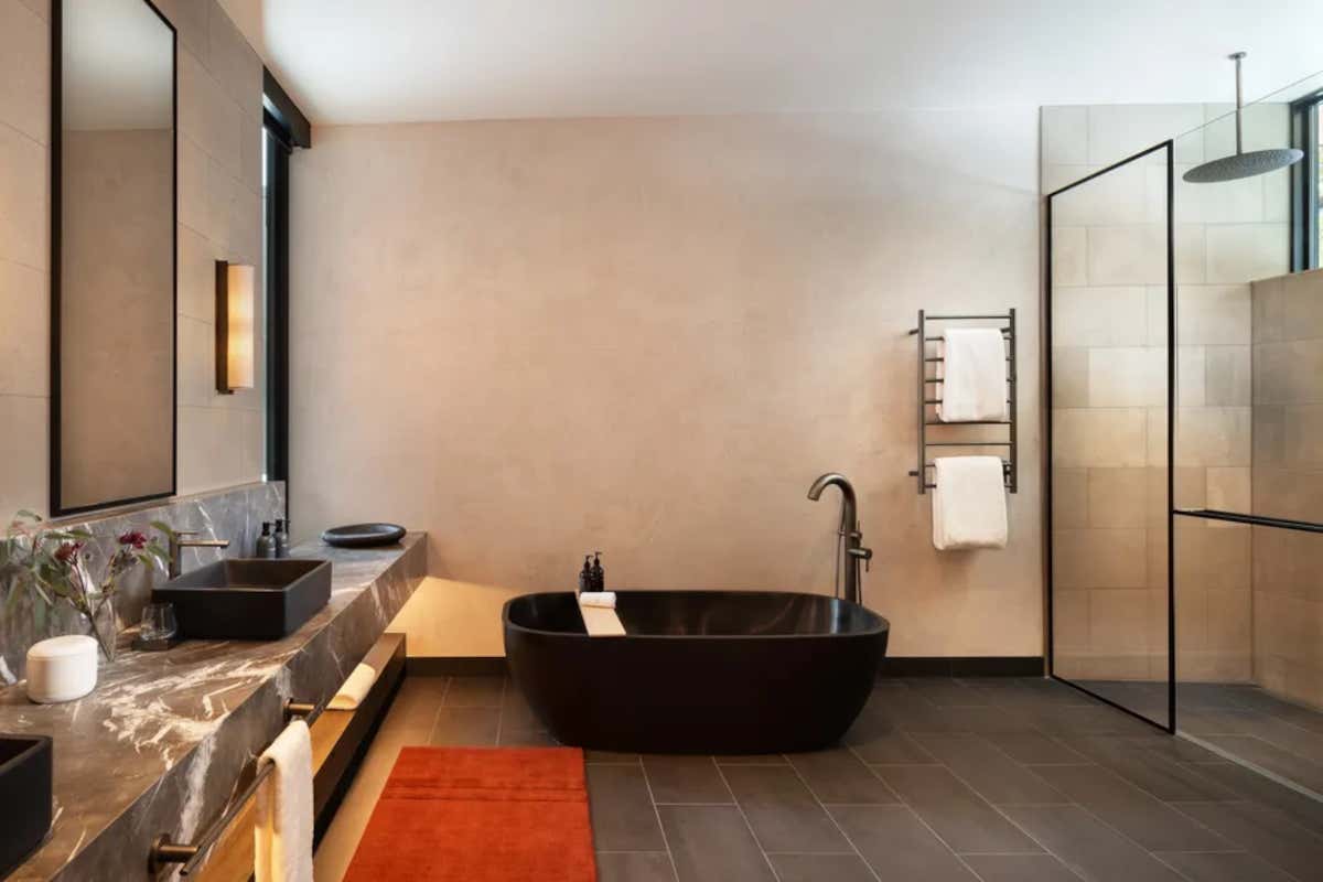 Il resort nel Montana con vista su laghi privati e montagne spettacolari