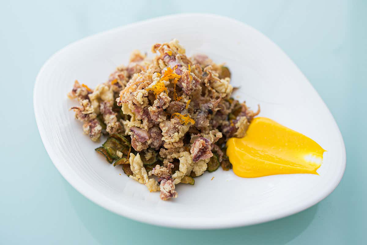 Moscardini fritti con zucchine alla scapece e maionese all’arancia Ristorante o locale? Tutte e due! Ecco il segreto dell’Hi-Res