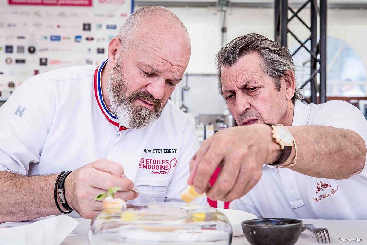 Chef al lavoro a Les Etoiles de Mougins Sei un viaggiatore del gusto? Ecco sei motivi per un viaggio in Francia nel 2022