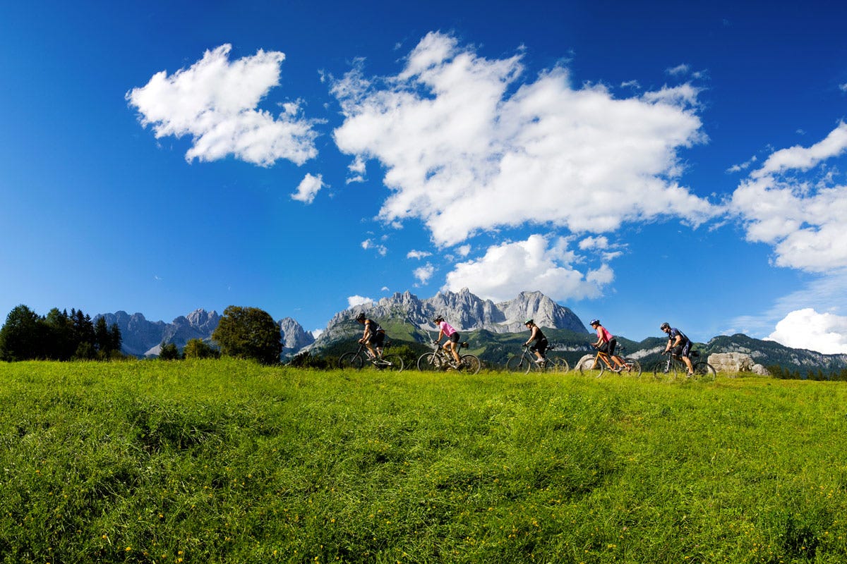 Il 6 aprile è la giornata dedicata alla bellezza della disciplina sportiva Sport in montagna: ecco alcune proposte per praticarlo all'aria aperta e in liberta