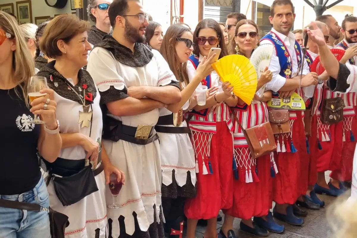 Foto credit: Enrique Sancho L'incontro e scontro tra Mori e Cristiani va in scena nella citt&agrave; di Murcia