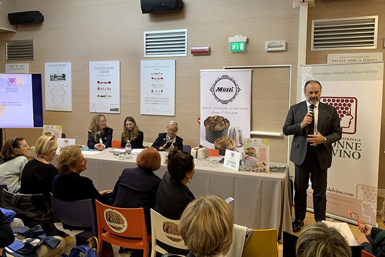 La presentazione del libro “Il panettone e l’arte del vino” a Milano (Muzzi, guida con le Donne del Vino Lievitati abbinati nel modo giusto)