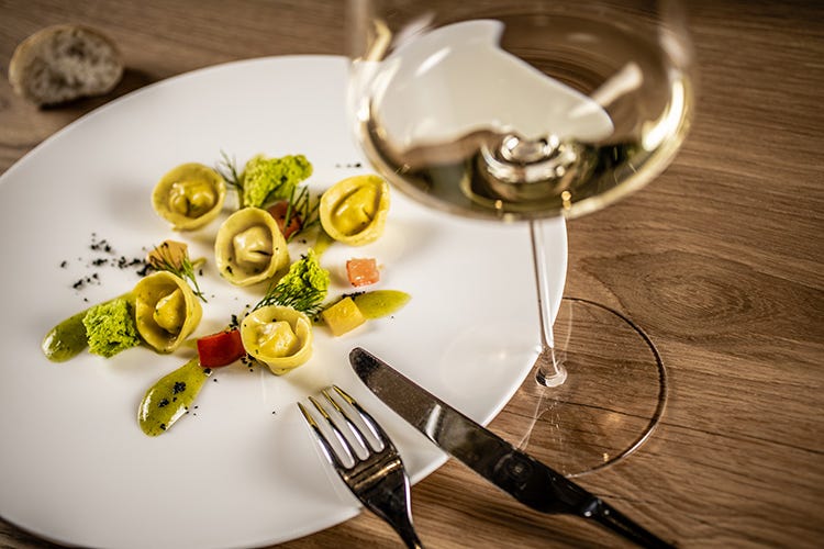 Il menu spazia dai piatti della tradizione altoatesina ai classici della cucina italiana (My Arbor, un luogo dell'anima alle pendici della Plose)