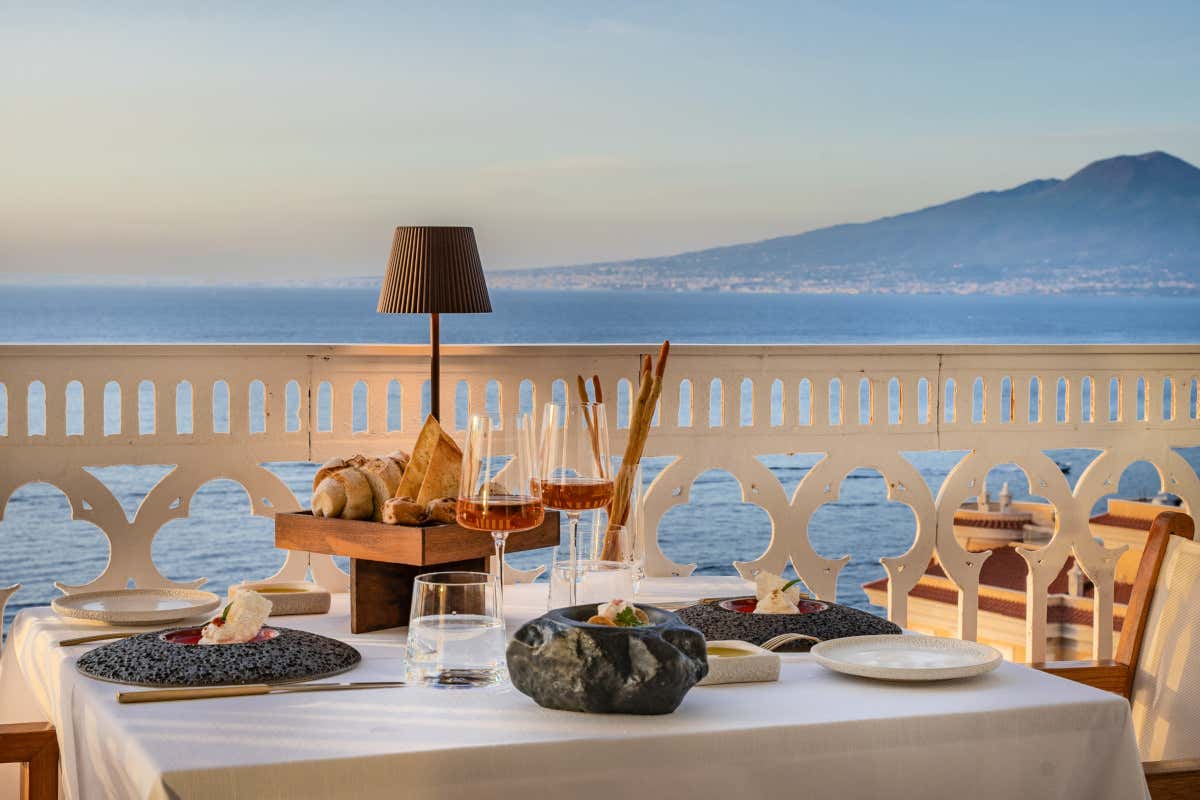 Hotel Mediterraneo: l'offerta gastronomica si amplia con Terrazza Mediterranea