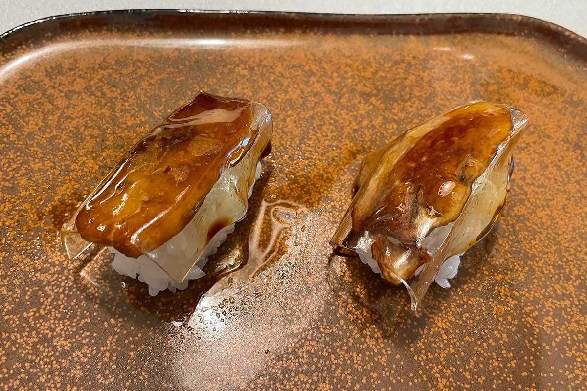 NIGIRI-FOIE (nigiri di riso, mango e foie-gras) Scoprire l’alta cucina attraverso la verdura grazie a Peter Brunel