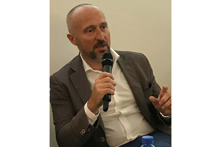 Massimo Monti - Nasce la joint venture Alce Nero Fresco Prodotti bio per le esigenze del mercato Massimo Monti - Nasce la joint venture Alce Nero Fresco Prodotti bio per le esigenze del mercato