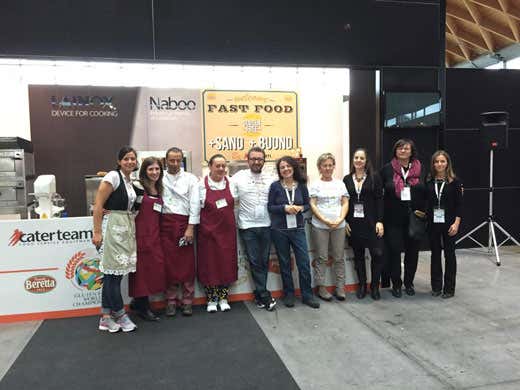 Da sinistra: Alice Gorgatti, Ilaria Dondi, Lello Romito, Marina Iacobone, Alfonso Del Forno, Olga Botta, Emanuela Ghinazzi, Sara Quartarella, Claudia Piva, Simona Fiori Da sinistra: Alice Gorgatti, Ilaria Dondi, Lello Romito, Marina Iacobone, Alfonso Del Forno, Olga Botta, Emanuela Ghinazzi, Sara Quartarella, Claudia Piva, Simona Fiori
