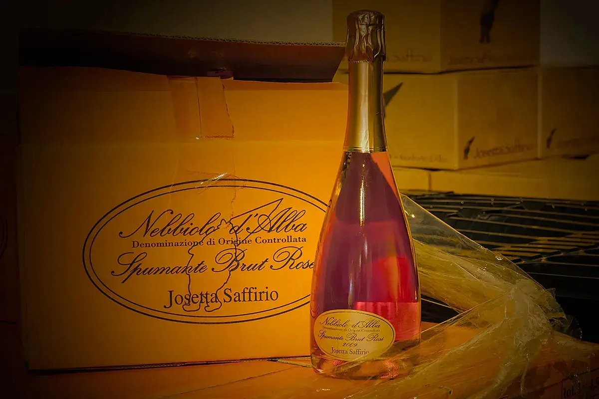 Nebbiolo d&rsquo;Alba Spumante Brut Ros&eacute; di Josetta Saffirio Spumante Brut Ros&eacute; Josetta Saffirio, note agrumate e spiccata acidit&agrave;