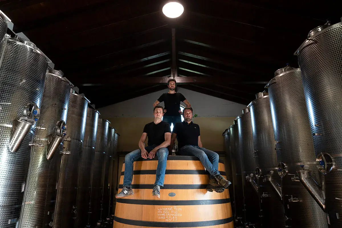 Matia, Filippo e Tobia Butussi (credito foto: Fabrice Gallina) Nei vini di Valentino Butussi tutto l'orgoglio friulano