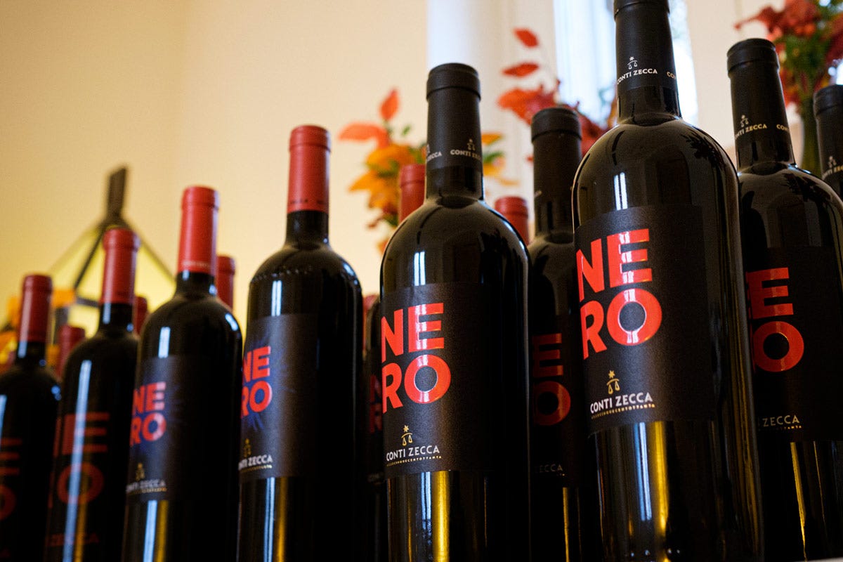 Nella graduatoria del 2023 della Superclassifica dei 100 migliori vini rossi italiani è presente Nero Conti Zecca Nero Conti Zecca tra i migliori rossi d’Italia