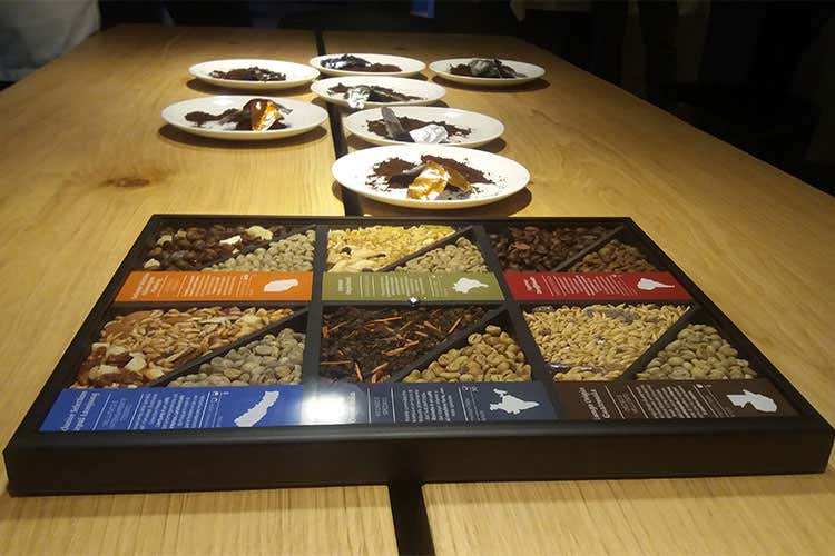 I cuochi Chic duettano con Nespresso Il caffè al centro del piatto e del bicchiere I cuochi Chic duettano con Nespresso Il caffè al centro del piatto e del bicchiere