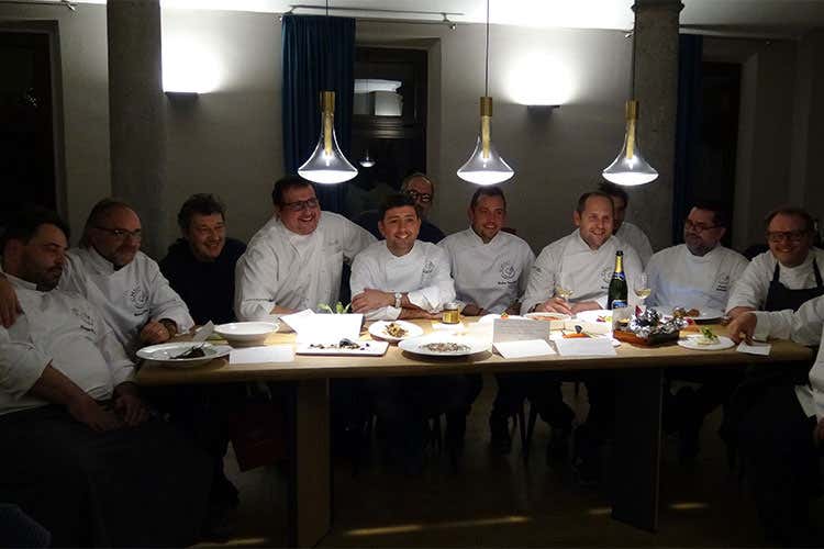 I cuochi Chic duettano con Nespresso Il caffè al centro del piatto e del bicchiere I cuochi Chic duettano con Nespresso Il caffè al centro del piatto e del bicchiere