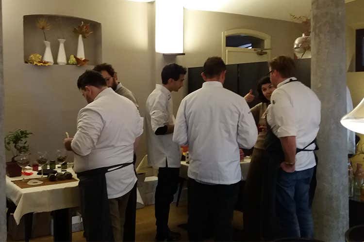 I cuochi Chic duettano con Nespresso Il caffè al centro del piatto e del bicchiere I cuochi Chic duettano con Nespresso Il caffè al centro del piatto e del bicchiere