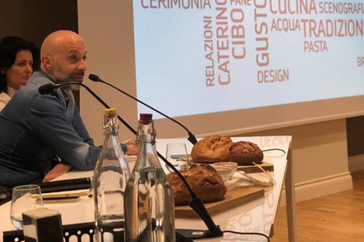 Niko Romito alla presentazione del progetto (Il pane stellato di Niko Romito sbarca nella grande distribuzione)