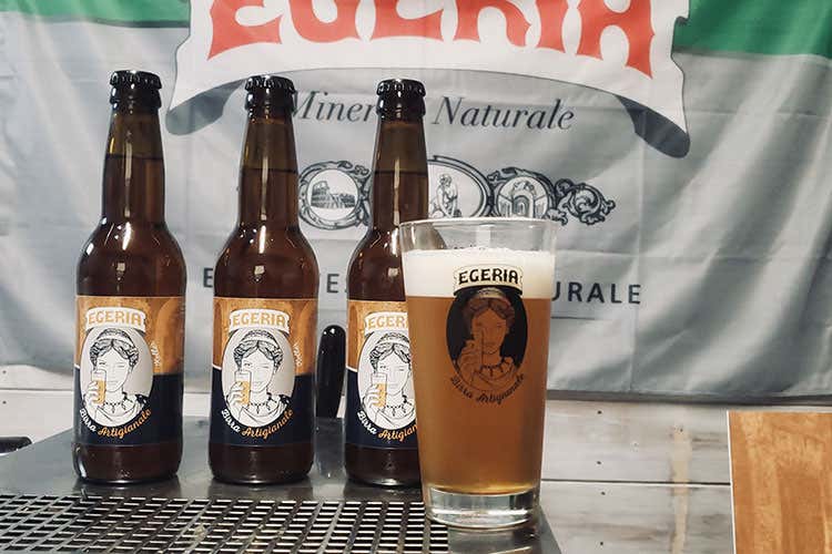 La birra oggi (Ninfa Egeria, l’acqua della fonte diventa birra) La birra oggi (Ninfa Egeria, l’acqua della fonte diventa birra)