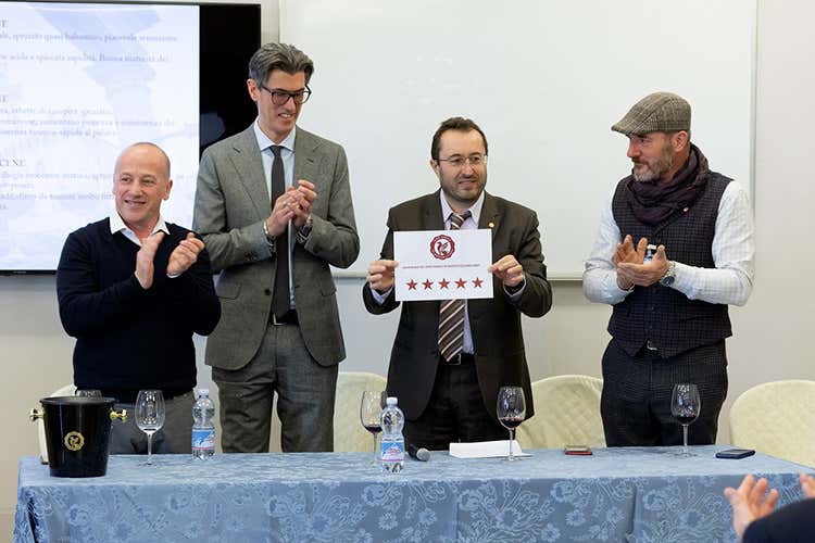 Il Nobile di Montepulciano ottiene il massimo riconoscimento alle Anteprime Toscane 2020 - Nobile di Montepulciano Cinque stelle all'annata 2019 Il Nobile di Montepulciano ottiene il massimo riconoscimento alle Anteprime Toscane 2020 - Nobile di Montepulciano Cinque stelle all'annata 2019