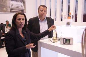 Ada Ciarla, enologa del team commerciale Nomacorc Italia, e Filippo Peroni, direttore commerciale Nomacorc Italia