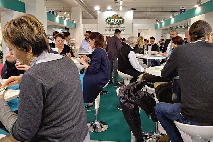 (Non solo buono, ma bello e salutare Greci parla a tu per tu con la ristorazione) (Non solo buono, ma bello e salutare Greci parla a tu per tu con la ristorazione)