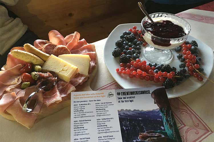 S. Martino di Castrozza, sport e territorio Si scia all'alba dopo una colazione a km 0