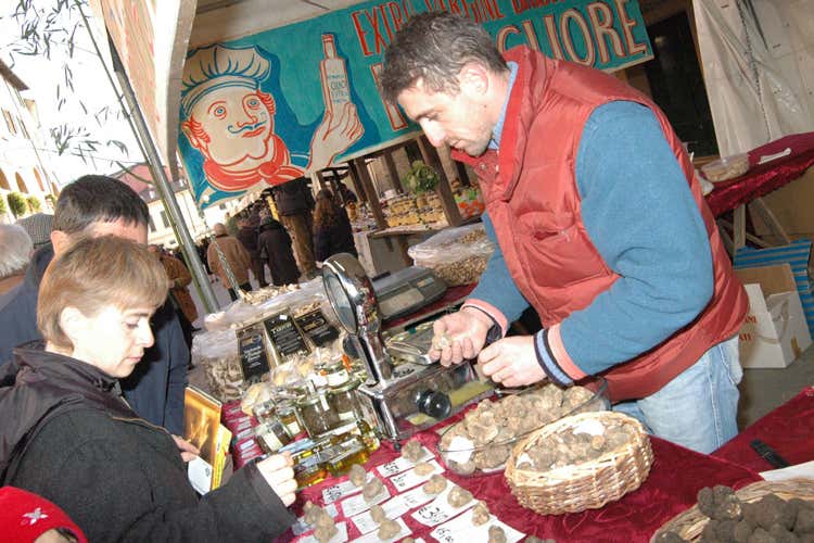 (Novembre gustoso sui colli di Brisighella Dalla Pera volpina all’Olio d’oliva Dop) (Novembre gustoso sui colli di Brisighella Dalla Pera volpina all’Olio d’oliva Dop)