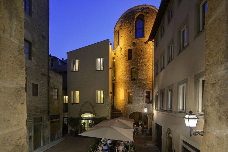 (Nuovi sabati enogastronomici Serate gourmet all’Hotel Brunelleschi)