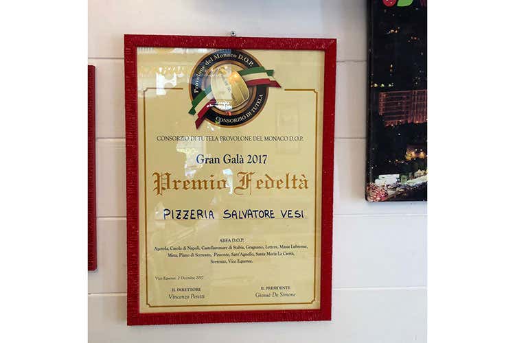 (Nuovo look per Salvatore Vesi a Napoli)