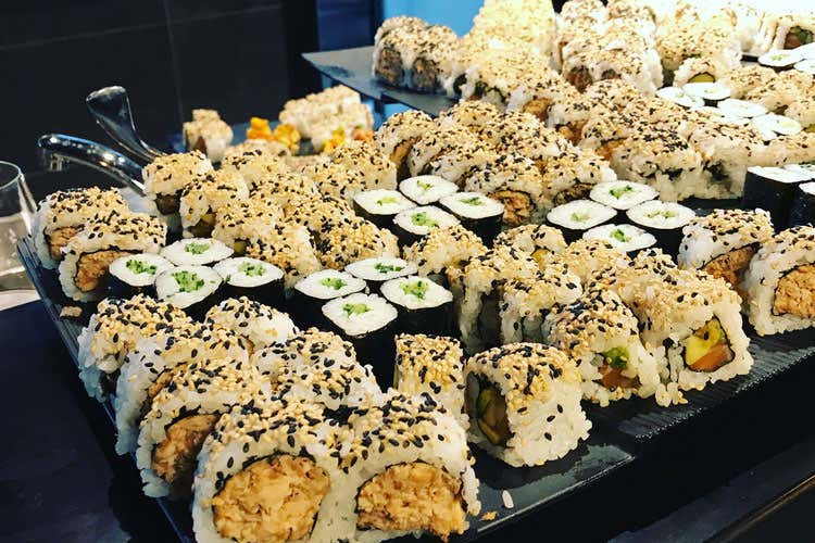 (Oasi orientale a Roma A Moku immersi in giardino zen) (Oasi orientale a Roma A Moku immersi in giardino zen)