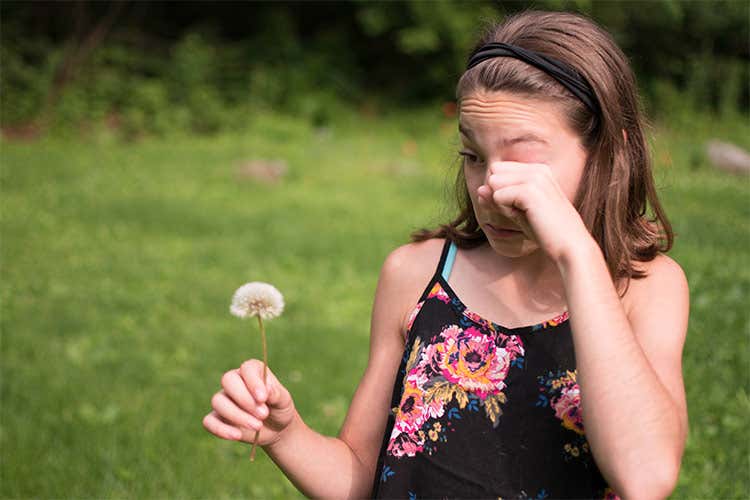 A provocare arrossamento e prurito degli occhi, possono essere le allergie - Perché vengono gli occhi rossi? Ecco tutte le situazioni a cui badare A provocare arrossamento e prurito degli occhi, possono essere le allergie - Perché vengono gli occhi rossi? Ecco tutte le situazioni a cui badare