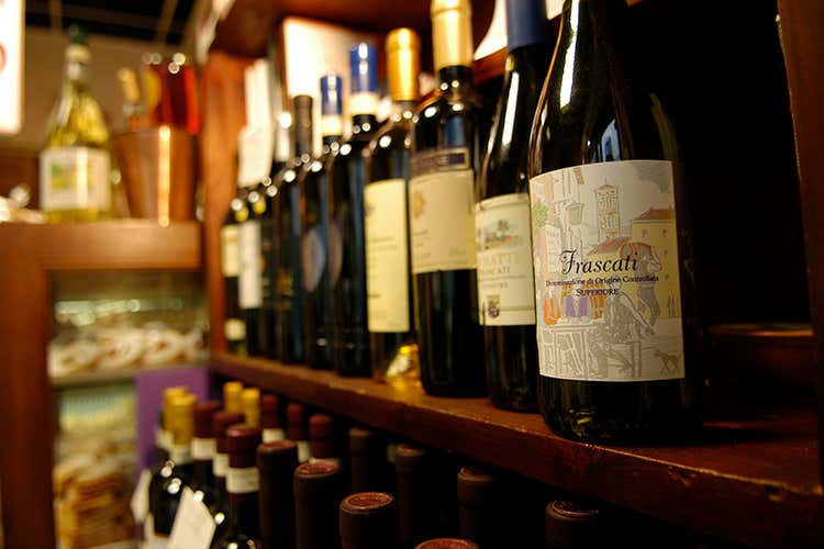 Interessante la carta dei vini - Officine Farneto, torna il brunch ma nel verde e seduti a tavola Interessante la carta dei vini - Officine Farneto, torna il brunch ma nel verde e seduti a tavola