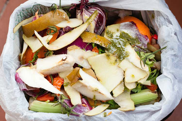 Ogni anno sprecati 149 kg di cibo a testa L'Italia punta a dimezzarli entro il 2020