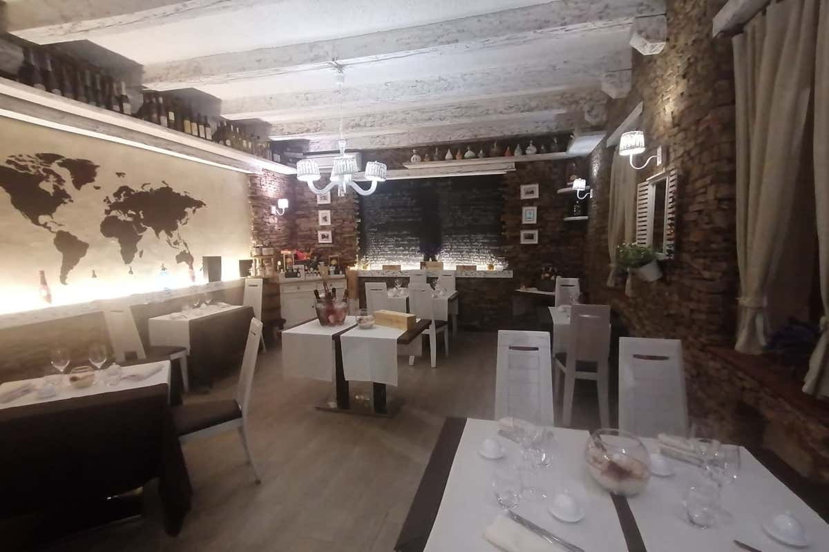 L'interno dell'Essenza Bistrot di Olbia Un “valdostrano” al comando dell'Essenza Bistrot di Olbia
