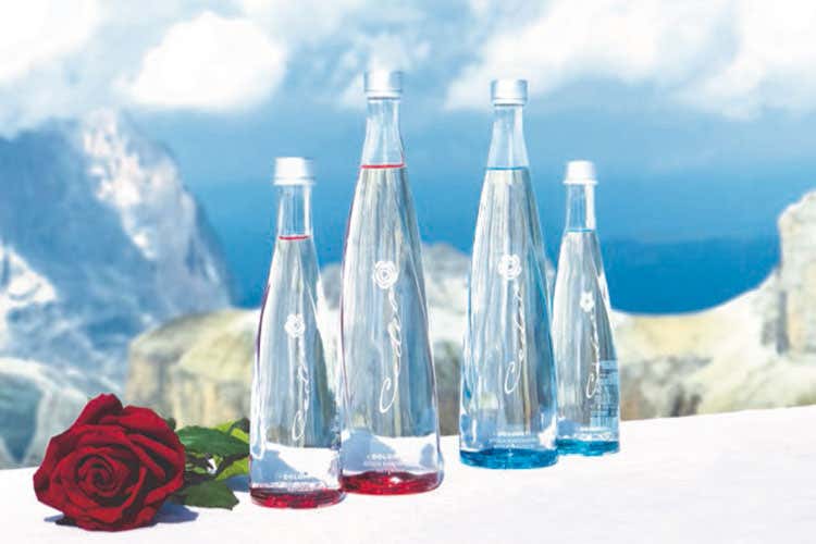 Acqua minerale Cedea Old style, healty, profumi esotici I drink dell’estate sono senz’alcol