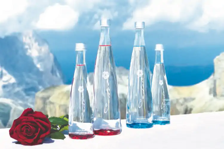 Acqua minerale Cedea Old style, healty, profumi esotici I drink dell&rsquo;estate sono senz&rsquo;alcol