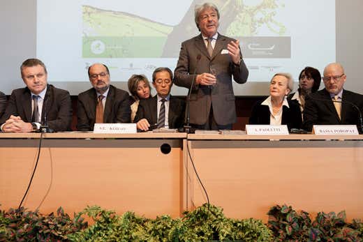 da sinistra: Edi Kraus, Paolo Stefanelli (direttore Ersa Friuli Venezia Giulia) Masaharu Kohno, Antonio Paoletti, Maria Teresa Bassa Poropat e Curtis Cord da sinistra: Edi Kraus, Paolo Stefanelli (direttore Ersa Friuli Venezia Giulia) Masaharu Kohno, Antonio Paoletti, Maria Teresa Bassa Poropat e Curtis Cord