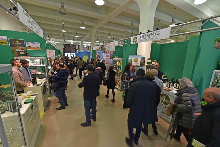 Olio Capitale, etichette da tutto il mondo  Obiettivo, valorizzare i prodotti di qualit&agrave;
